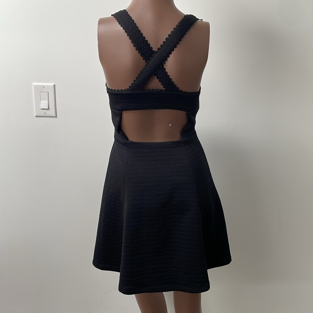 Club Monaco Cutout Mini Dress Taura Scallop Edge Sleeveless Cocktail Black 0 - Picture 5 of 12